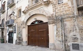 Charming House In The Historic Center Of Palermo